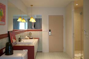 Theme Boutique Hotel
