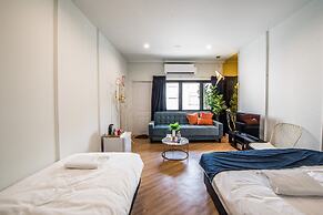 Theme Boutique Hotel