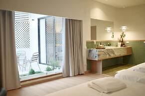 Theme Boutique Hotel