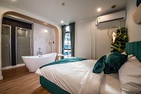 Theme Boutique Hotel