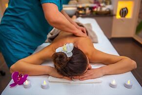 Orbi Palace Hotel Official