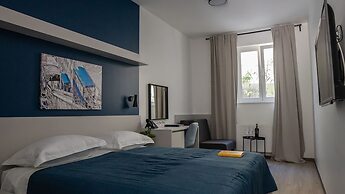 Hotel Blue