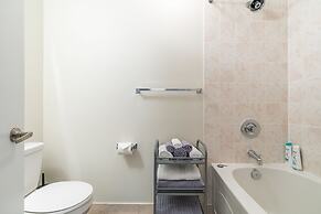 Gorgeous Condos in Maple Leaf Square