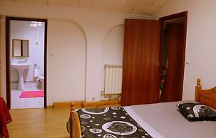 Alojamentos Estrela Peles