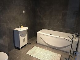 Deluxe TIVOLI Suites