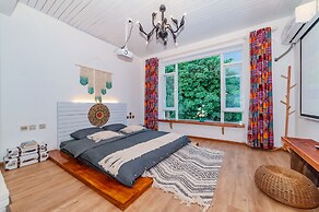 Crystal Taro Inn Dali