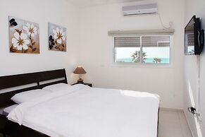 GK Apartments - Ben Gurion 105