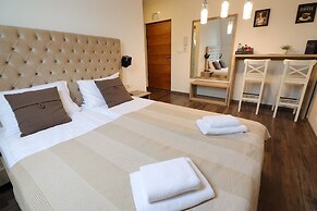 All Seasons Residence