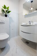 Deluxe Apartment near Bridge