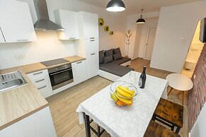 Deluxe Apartment near Bridge