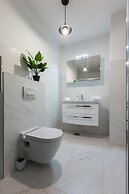 Deluxe Apartment near Bridge