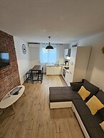 Deluxe Apartment near Bridge