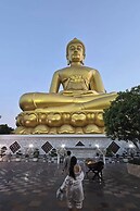 51 Suanplu Residence