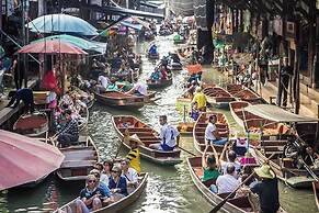 51 Suanplu Residence