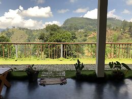 Rainbow Sky Cottage Ella