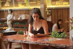 Poolside Villa - Hostel