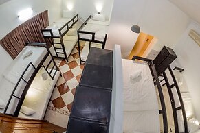 Poolside Villa - Hostel