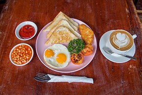 Poolside Villa - Hostel