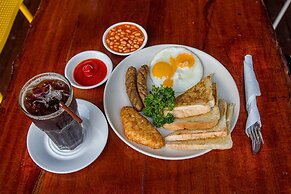 Poolside Villa - Hostel