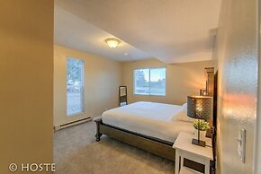 2BR Garden of the Gods Hike, Dine, Nightlife!