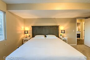 2BR Garden of the Gods Hike, Dine, Nightlife!