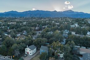 2BR Garden of the Gods Hike, Dine, Nightlife!