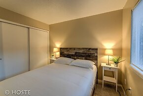 2BR Garden of the Gods Hike, Dine, Nightlife!