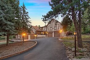 5BR Poe Manor Entertain,hot Tub+has Everything!