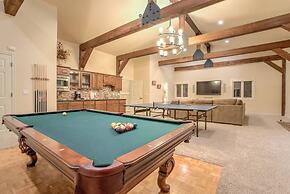 5BR Poe Manor Entertain,hot Tub+has Everything!