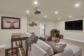 5BR Poe Manor Entertain,hot Tub+has Everything!