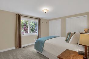 5BR Poe Manor Entertain,hot Tub+has Everything!