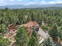 5BR Poe Manor Entertain,hot Tub+has Everything!