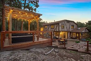 5BR Poe Manor Entertain,hot Tub+has Everything!