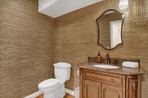 5BR Poe Manor Entertain,hot Tub+has Everything!