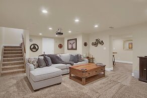 5BR Poe Manor Entertain,hot Tub+has Everything!