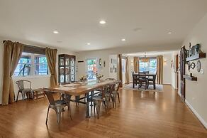 5BR Poe Manor Entertain,hot Tub+has Everything!