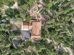 5BR Poe Manor Entertain,hot Tub+has Everything!