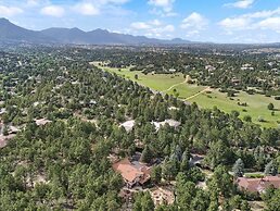 5BR Poe Manor Entertain,hot Tub+has Everything!