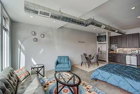 1BD Studio Downtown Close to Hiking W/ac!