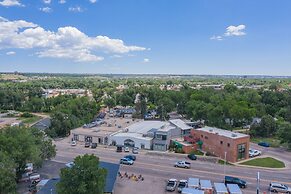 1BD Studio Downtown Close to Hiking W/ac!