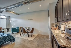 1BD Studio Downtown Close to Hiking W/ac!