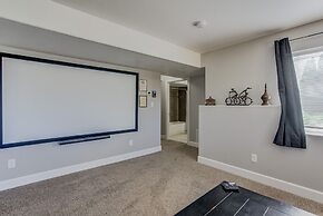5BR Theatre & Arcade AF Academy Trails, W/hot Tub!