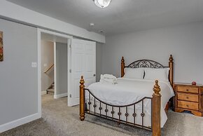 5BR Theatre & Arcade AF Academy Trails, W/hot Tub!