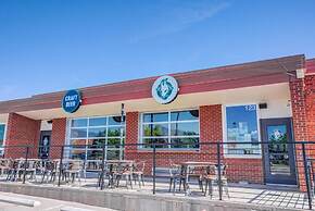 Craft Brewery Perfection! Charming & Dog-friendly