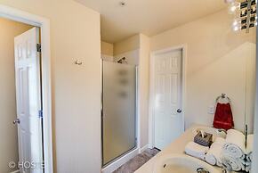 3BR Downtown Townhome /w Stunning Balcony Views!