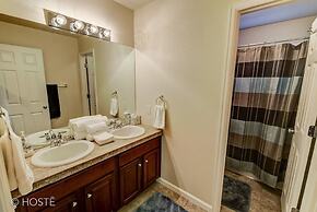 3BR Downtown Townhome /w Stunning Balcony Views!