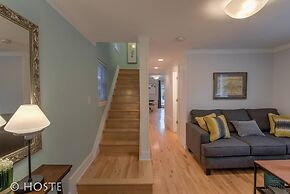 Perfect Cottage Downtown Great Patio!