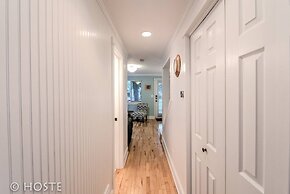 Perfect Cottage Downtown Great Patio!