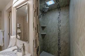 2BR Comfy Condo & Cute Patio Broadmoor Area