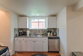 2BR Comfy Condo & Cute Patio Broadmoor Area